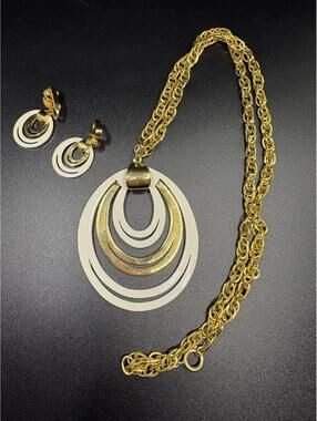Vintage Lisner Necklace and Earring Set